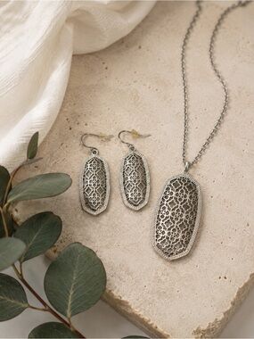 Kendra Scott Silver Filigree Aleena Pendant Necklace and Earrings Set